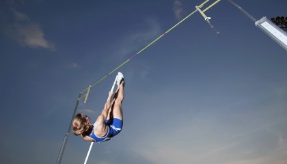 开云官网-清晨迷局，NBA悬案、国安防线崩溃，字母哥跨界FPX惊现逆转